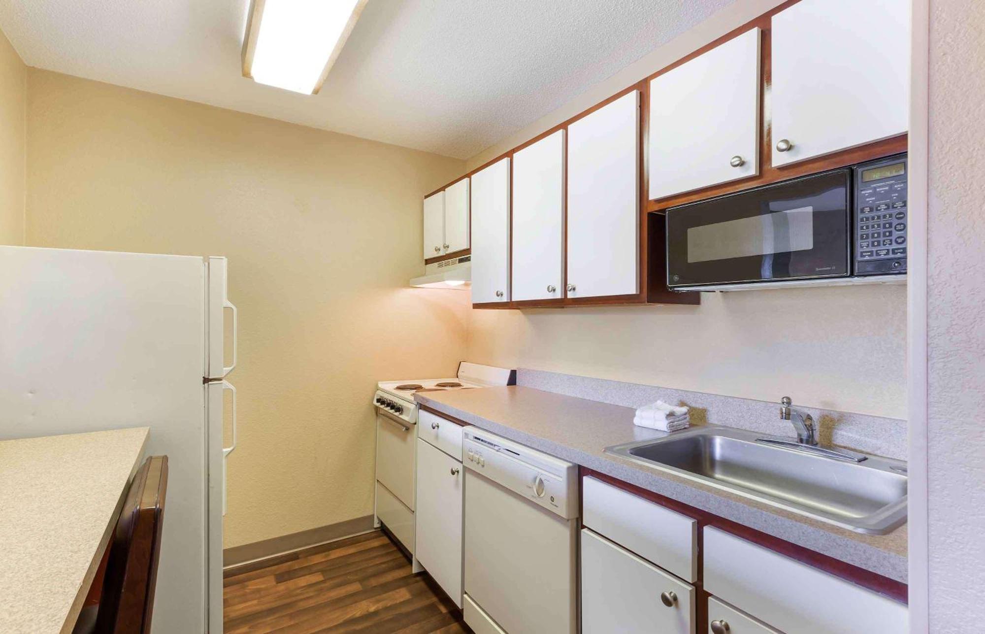 Extended Stay America Select Suites - Raleigh - Cary - Regency Parkway South Exterior foto