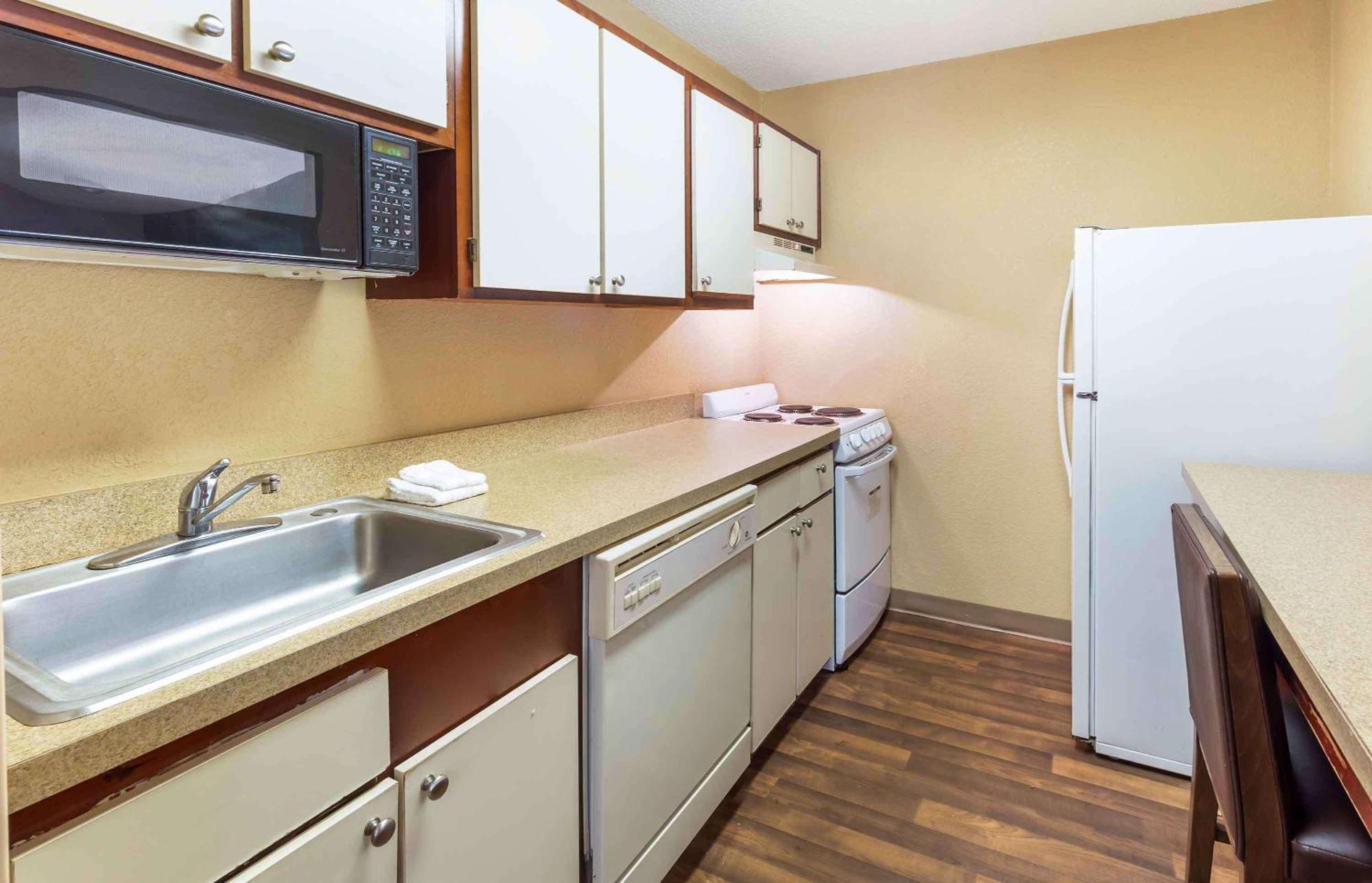 Extended Stay America Select Suites - Raleigh - Cary - Regency Parkway South Exterior foto